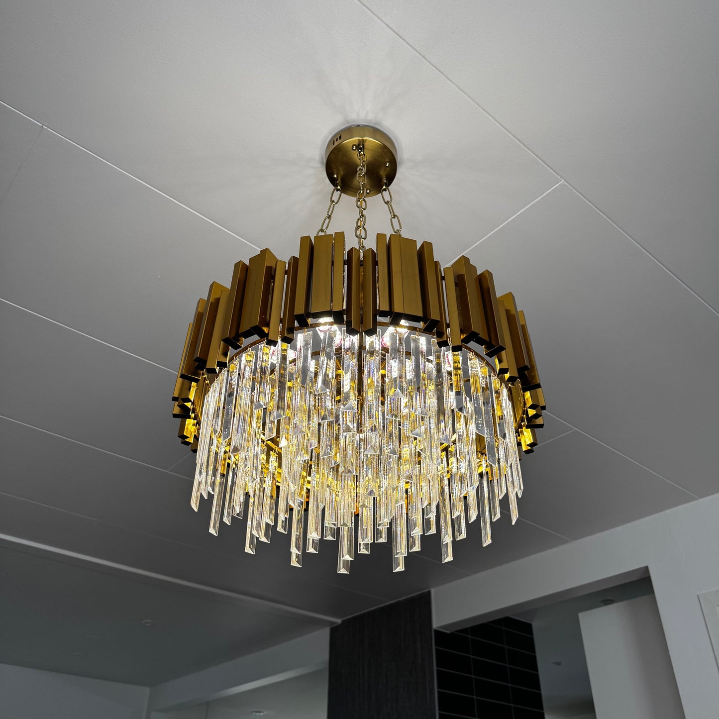 Mandset Kristallkrona Vienna 50 cm – Modern Guld & K9 Kristall